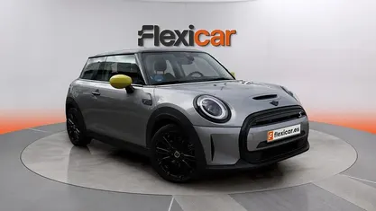 Usado Mini Cooper SE 135 kW (184 CV) 2023 Gris Utilitario