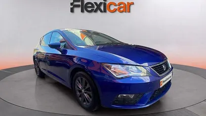 Usado Seat Leon Style 131 CV (96 kW) 2020 Azul Berlina