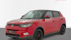 Rojo Usado 2017 Ssangyong Tivoli Limited SUV | 12.900 € (Precio justo)