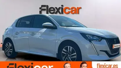 Usado Peugeot 208 Allure 131 CV (96 kW) 2021 Blanco Utilitario
