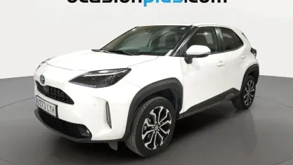 Usado Toyota Yaris Hybrid Active 116 CV (85 kW) 2022 Blanco SUV
