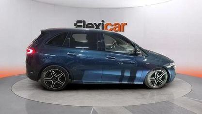Gebraucht Mercedes B200 150 PS (110 kW) 2021 Blau Van / Kleinbus