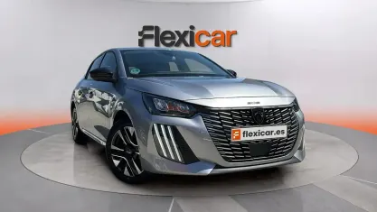 Usado Peugeot 208 Allure 101 CV (74 kW) 2025 Gris Utilitario