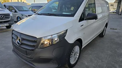 Usado 2025 Mercedes e-Vito Monovolumen | 50.350 € (Precio justo)
