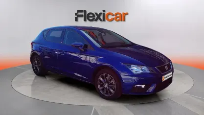 Usado Seat Leon Style 131 CV (96 kW) 2020 Azul Berlina