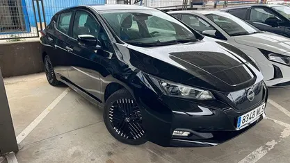 Negro Usado 2023 Nissan Leaf Acenta Utilitario | 24.390 € (Precio justo)