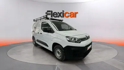 Usado Citroën Berlingo 102 CV (75 kW) 2023 Blanco Monovolumen