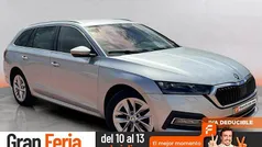 Gris / plata Usado 2021 Skoda Octavia Style Familiar | 20.990 € (Precio justo)