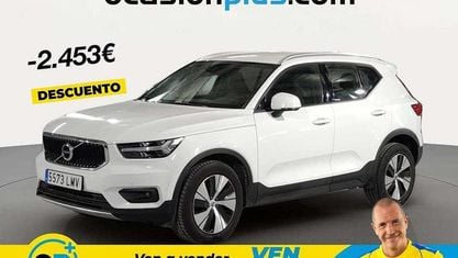 Käytetty Volvo XC40 Momentum 163 HP (119 kW) 2021 Valkoinen Katumaasturi