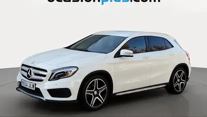 Usado Mercedes GLA200 AMG line 136 CV (100 kW) 2016 Blanco SUV