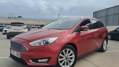 Usado Ford Focus Titanium 125 CV (91 kW) 2016 Rojo Familiar