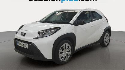 Käytetty Toyota Aygo X Play 72 HP (52 kW) 2023 Valkoinen Katumaasturi