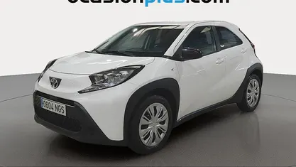 Usado Toyota Aygo X Play 72 CV (52 kW) 2023 SUV
