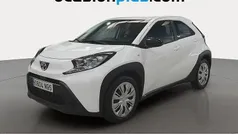 Blanco Usado 2023 Toyota Aygo Play Utilitario | 12.719 € (Precio justo)