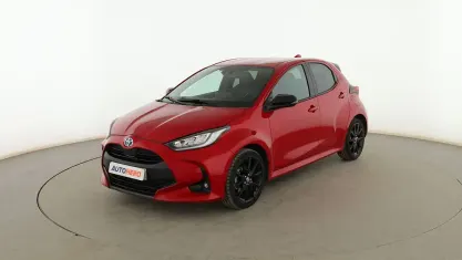 Usado Toyota Yaris Style 116 CV (85 kW) 2023 Rojo Utilitario