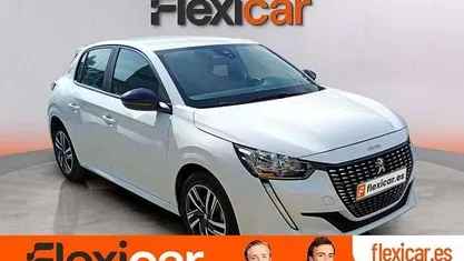 Usado Peugeot 208 Active 102 CV (75 kW) 2023 Blanco Utilitario