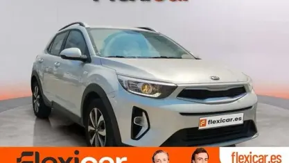 Usado Kia Stonic 101 CV (74 kW) 2021 Blanco SUV