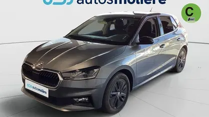 Gris Usado 2023 Skoda Fabia Style Utilitario | 16.890 € (Precio justo)