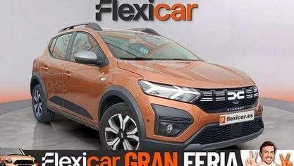 Käytetty Dacia Sandero Comfort 91 HP (66 kW) 2022 Oranssi Sedan