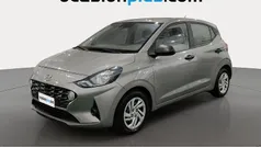 Gris Usado 2022 Hyundai i10 Utilitario | 9682 € (Precio justo)