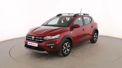 Usado Dacia Sandero Comfort 91 CV (66 kW) 2022 Rojo Berlina