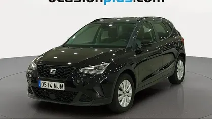 Usado Seat Arona Style 110 CV (80 kW) 2023 Negro SUV