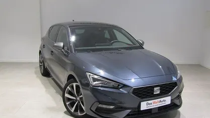 Usado Seat Leon FR 150 CV (110 kW) 2022 Gris Utilitario