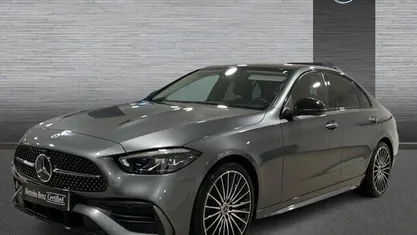 Gris Usado 2025 Mercedes C220 AMG line Berlina | 46.900 € (Buen precio)