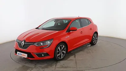 Usado Renault Mégane IV Zen 110 CV (80 kW) 2017 Rojo Berlina