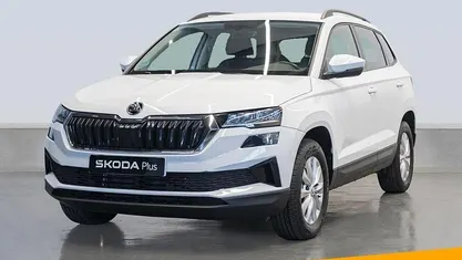Blanco Usado 2023 Skoda Karoq Active SUV | 21.900 € (Precio justo)