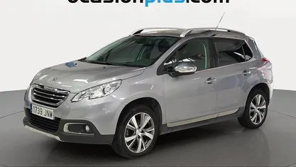 Usado Peugeot 2008 Allure 120 CV (88 kW) 2016 Gris SUV