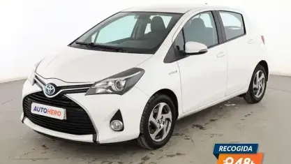 Usado Toyota Yaris Hybrid Active 101 CV (74 kW) 2015 Blanco Berlina