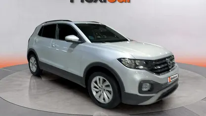 Usado VW T-Cross Advance 110 CV (80 kW) 2022 Gris SUV