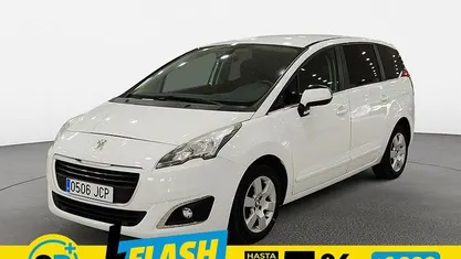 Usado Peugeot 5008 Active 115 CV (84 kW) 2015 Monovolumen