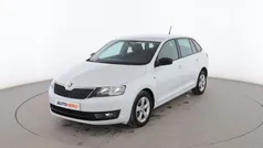 Blanco Usado 2015 Skoda Rapid Ambition Utilitario | 9299 € (Precio justo)