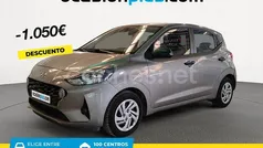 Gris / plata Usado 2022 Hyundai i10 Utilitario | 11.550 € (Precio justo)