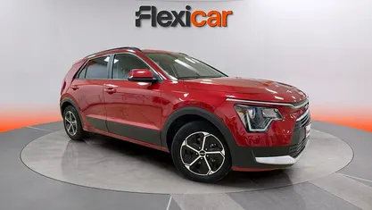 Usado Kia Niro 141 HP (103 kW) 2022 Vermelho SUV