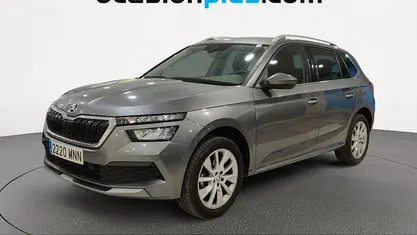 Usado Skoda Kamiq Ambition 110 CV (80 kW) 2024 Gris SUV