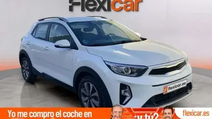 Usado Kia Stonic 84 CV (61 kW) 2022 Blanco SUV