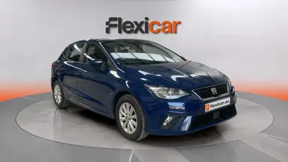 Usado Seat Ibiza Reference 75 CV (55 kW) 2018 Azul Utilitario