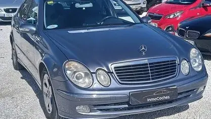 Usado Mercedes E220 Classic 150 CV (110 kW) 2004 Berlina