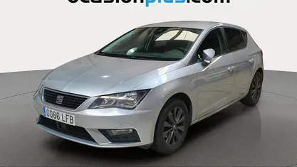 Usado Seat Leon Style 116 CV (85 kW) 2020 Gris plata Utilitario