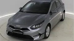Gris / plata Usado 2024 Kia Ceed Berlina | 19.295 € (Precio justo)