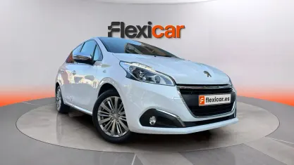Usado Peugeot 208 GT-line 110 CV (80 kW) 2018 Blanco Utilitario