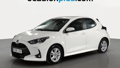 Blanco Usado 2022 Toyota Yaris Hybrid Business Edition Utilitario | 14.082 € (Precio justo)