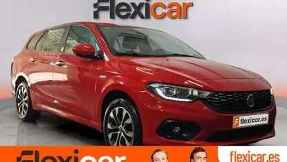 Usado Fiat Tipo Business 95 CV (69 kW) 2020 Rojo Familiar