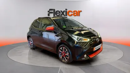 Używany Toyota Aygo x-style 72 KM (52 kW) 2021 Czarny Hatchback