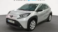 Gris Usado 2024 Toyota Aygo Play Utilitario | 13.728 € (Precio justo)