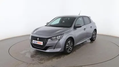 Usado Peugeot 208 Allure 101 CV (74 kW) 2021 Gris Utilitario