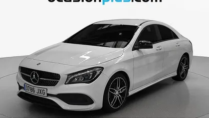 Usado Mercedes CLA200 AMG 156 CV (114 kW) 2017 Blanco Berlina